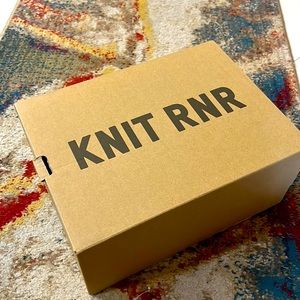Knit RNR/yeezy shoe box! With tissue and certificate!🥰😁